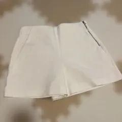ZARA WOMAN ホワイトショートパンツ