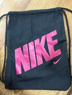 NIKE ナップサック　ブラック×ピンクのサムネイル