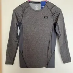 新品未使用アンダーアーマーコールドギアシャツ（ベースボール/MEN）