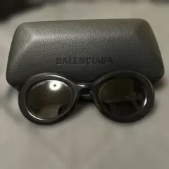 BALENCIAGA バレンシアガ　サングラス ブラック　オーバル型　箱付きのサムネイル
