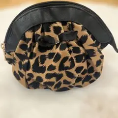 レオパード柄フリルポーチ