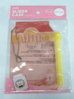 セリアスライダーケース　缶バッジケース　缶バッジホルダーアクリルスタンドケース黄