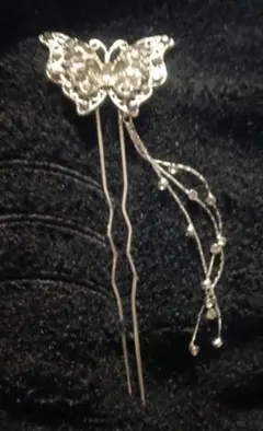 髪飾り シルバー 蝶 ヘアピン ビジュー付き