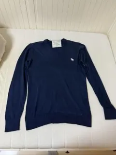 アバクロ　ネイビー Vネックセーター 刺繍ロゴ