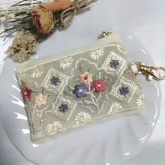 【レモン様専用】インド刺繍リボン　ミニポーチ