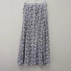 【新品】PAGE BOY ページボーイ 花柄 ロングフレアスカート　ホワイト　Mのサムネイル