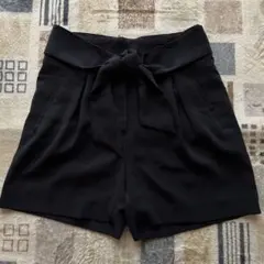 H&M ネイビーショートパンツ EUR 34