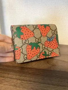【希少美品】グッチニつ折り財布 いちごスプリーム ミニウォレット GUCCI