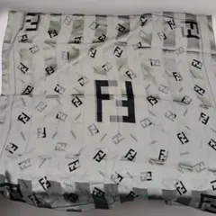 C*♡様 FENDI フェンディ ストール 緑のサムネイル