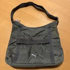 PUMA オリーブグリーン ショルダーバッグ