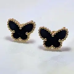バタフライ　ピアス　ブラック