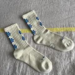 ロスターソックス　花柄　クリーム色ソックス