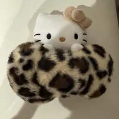 ハローキティ　リボン　チャーム　ヒョウ柄　マスコット　サンリオ　アベイル