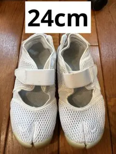 NIKE エアリフトホワイト 24cm メッシュ スポーツサンダル