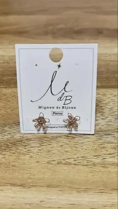 新品未使用　Mignon de Bijoux フラワーピアス