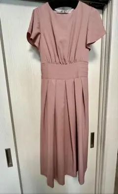 【新品 未使用】TONAL 半袖プリーツロングワンピース ピンクのサムネイル