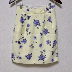 Noela 花柄 タイトスカートのサムネイル