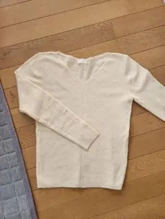 白ニット
