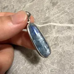 ヴィンテージ シルバー925 大ぶり カイヤナイト ペンダントトップ 天然石