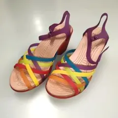 【限定値下げ】（23.5cm〜24cm）クロックス サンダル ワラチェ W7
