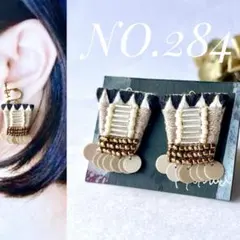ハンドメイド　幾何学　ビーズ刺繍　スクエア　白黒　イヤリング ピアス　スパン