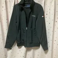 TOMMY HILFIGER ブラックジャンパー