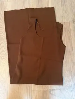 ザラ　ノースリーブ　ニットワンピース　ブラウン