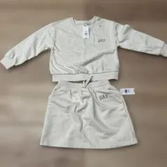 新品未使用★タグ付きGAP トレーナー・スカートセット クリーム
