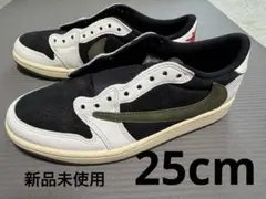 新品未使用トラヴィススコット ミディアムオリーブのサムネイル