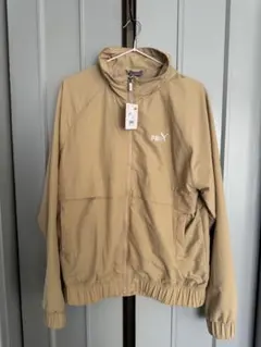 新品　PUMA プーマ　ナイロンジャケット　ベージュ　撥水加工