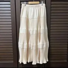 7000円のものが700円で販売？！新品白のロングスカート即購入⭕️