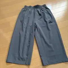 adidas グレー 七分丈パンツ Sサイズ