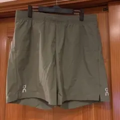 On 7" Core Shorts Lサイズ オリーブ