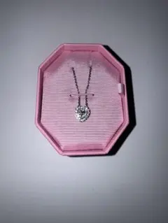 Swarovski (スワロフスキー）ハート型ネックレス