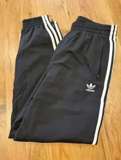 【新品未使用品】アディダスオリジナル　トラックパンツ　Ｌ