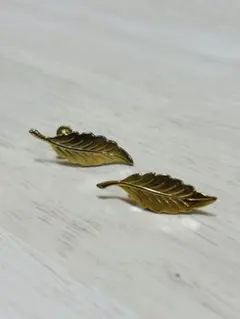 ゴールド葉型　イヤリング
