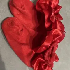 赤いフリル付きベビー靴下