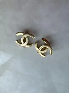 ヴィンテージ調 ロゴ イヤリング クリップ式 ゴールド