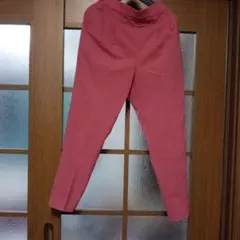 ピンク カジュアルパンツ テーパードシルエットのサムネイル