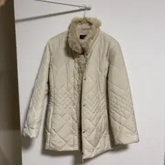 アイボリー ラビットファー付き キルティング（中綿）コート