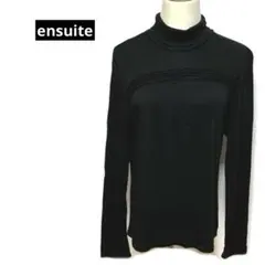 ensuite タートルネック長袖カットソー　黒色　胸元小さいフリル　レナウン