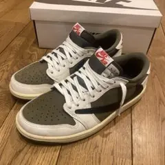 トラヴィススコット　オリーブ