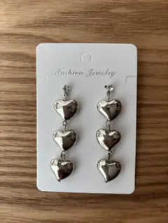 ハートピアス　3連シルバー