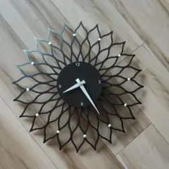 花形デザイン掛け時計