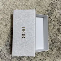 Dior ホワイトフラグメントケース