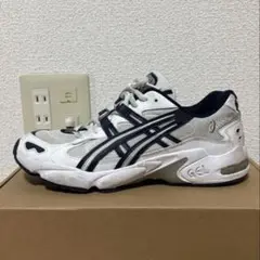 ASICS GEL-KAYANO 5 OG ホワイト&ネイビーのサムネイル