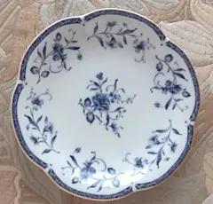 【NARUMI】青い花柄の小皿　15㎝　一枚