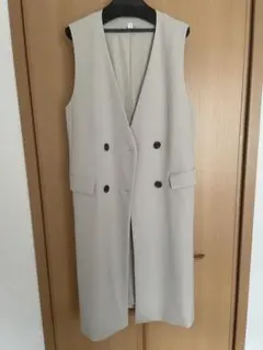 【モカモカ様専用】GU ベージュ ダブルブレスト ベスト ジレ　Mサイズ