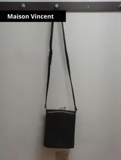 Maison Vincent黒のレザー風ショルダーバッグ