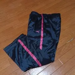 PUMA グレー ピンク ジャージ Lサイズ ナイロンパンツ レディース